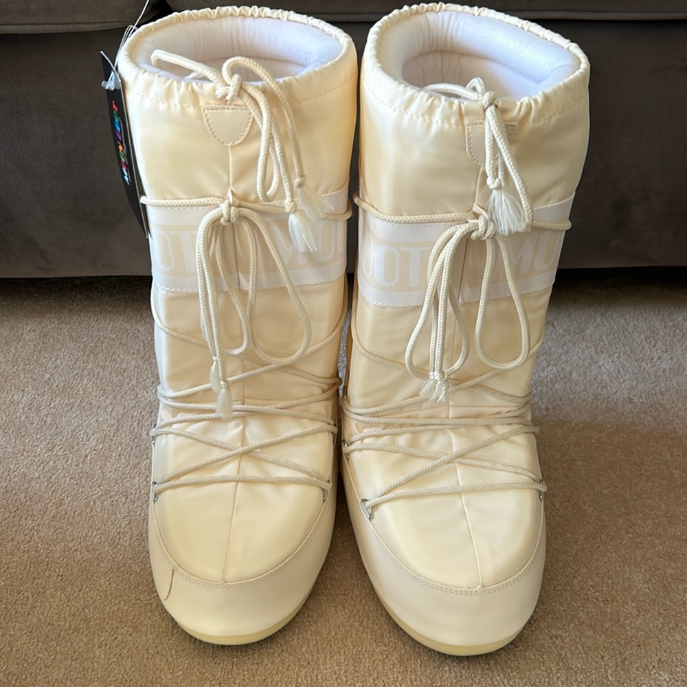Moon Boot Women's Winter Snow Boots Cream